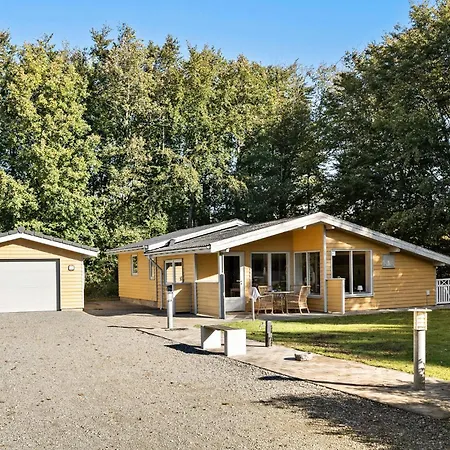 Holiday home In With Kitchen *